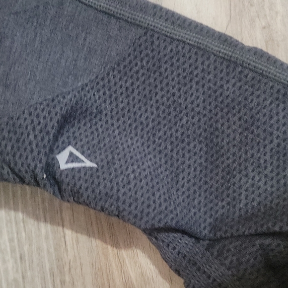 LIKE NEW Girls grey cropped Iviva leggings - Picture 4 of 6